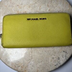 Michael Kors Jet Set Travel Wallet‎ Zip Around Lime Chartreuse Green Retro